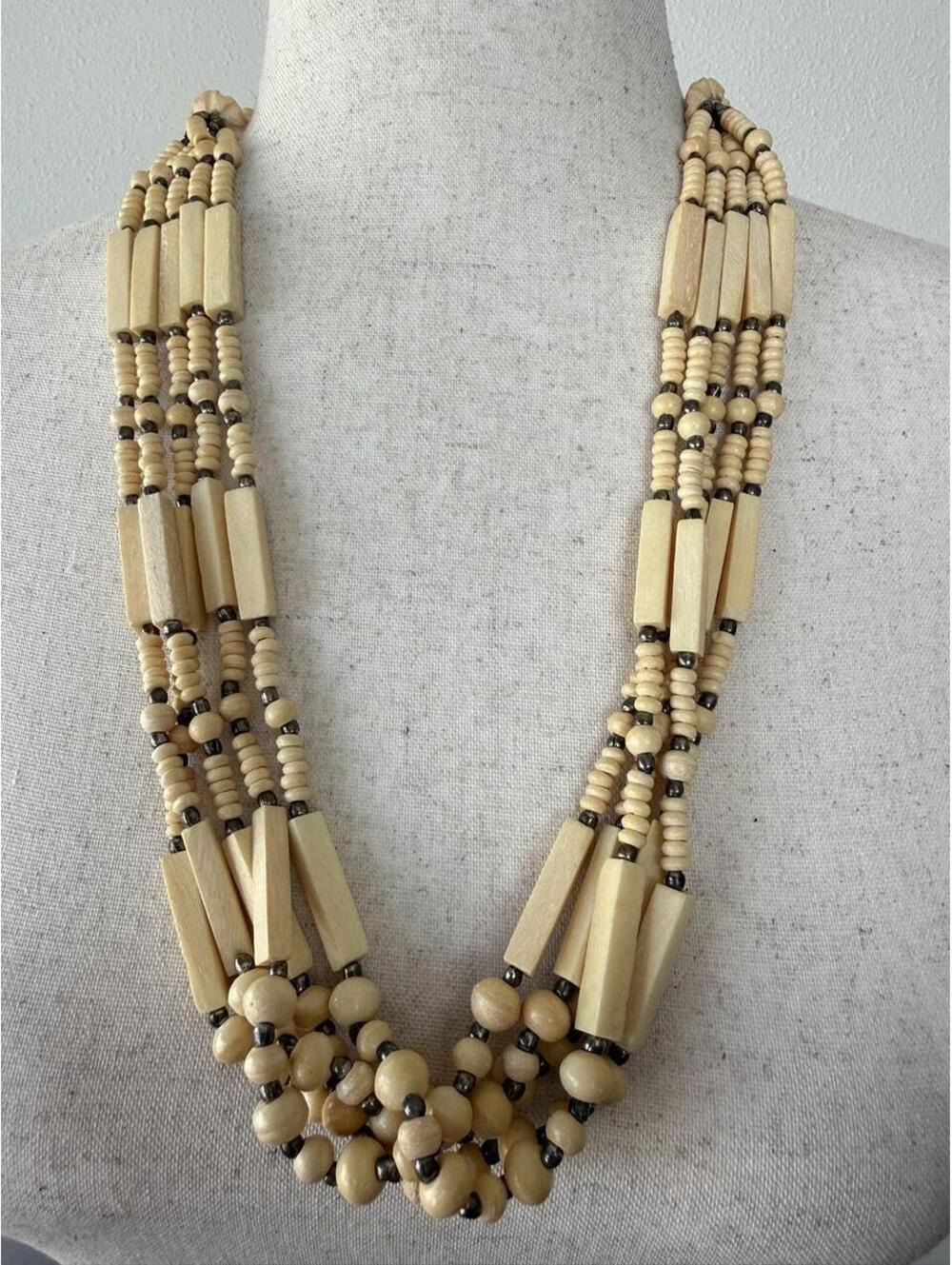 VINTAGE MULTI-STRAND WOOD BEAD NECKLACE